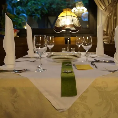 Schwarzbachhof Отель Лутаго
