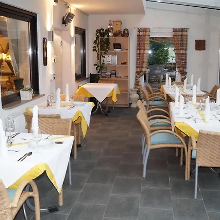 Schwarzbachhof Отель Лутаго