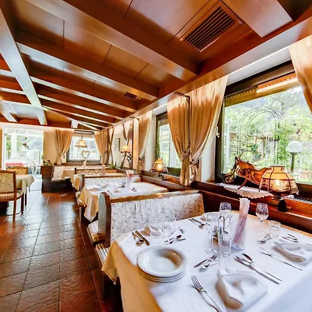 Schwarzbachhof Hotel Lutago