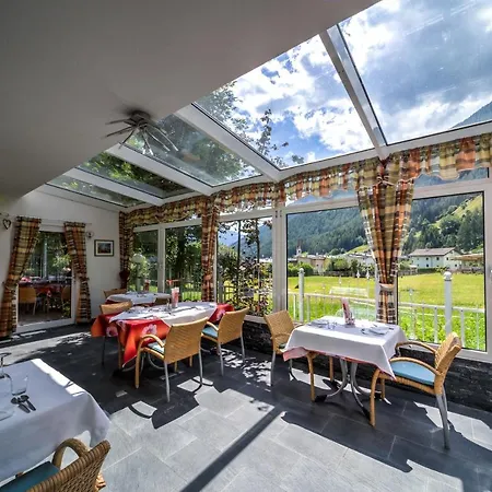 Schwarzbachhof Hotel Lutago